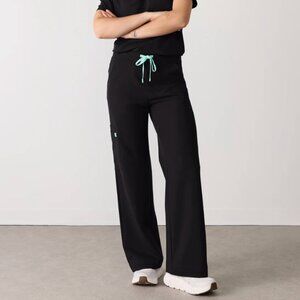 Garde-Malade Mila Wide Leg Scrub Pants BNWT